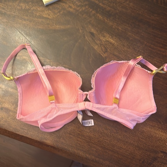 Victoria’s Secret bra size 32D use good condition - Picture 3 of 5